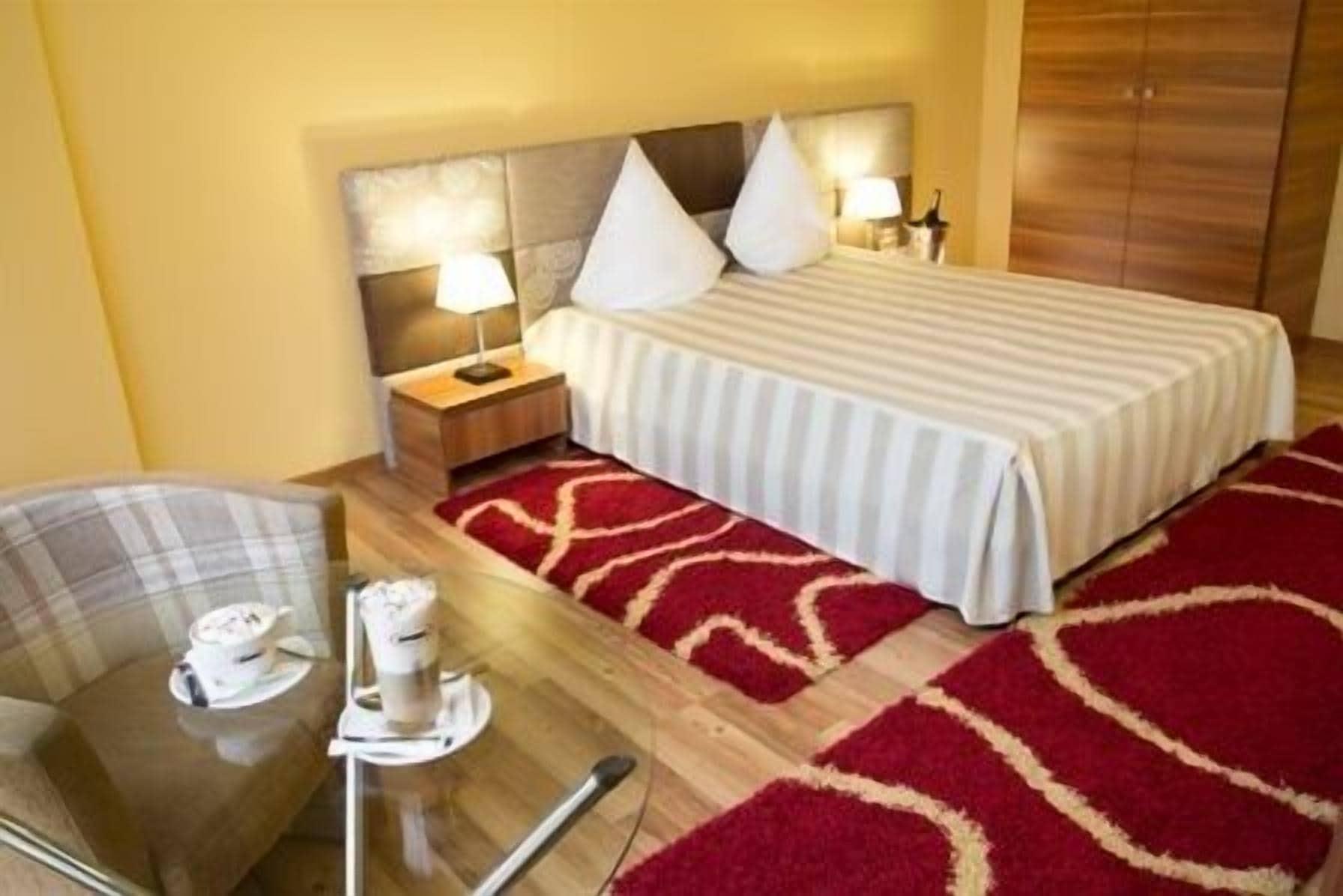 Hotel Perla Timisoara Exterior foto