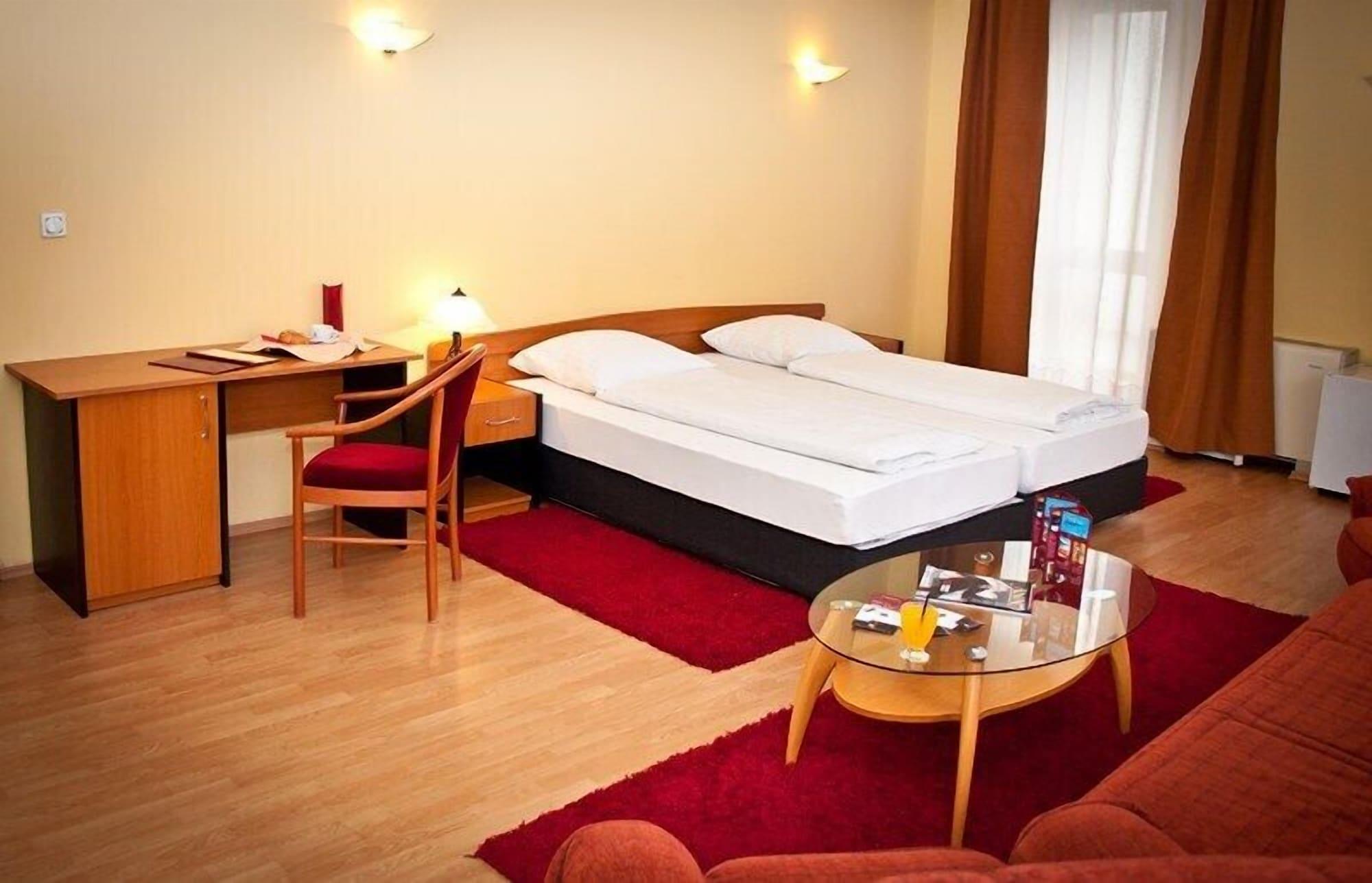 Hotel Perla Timisoara Exterior foto