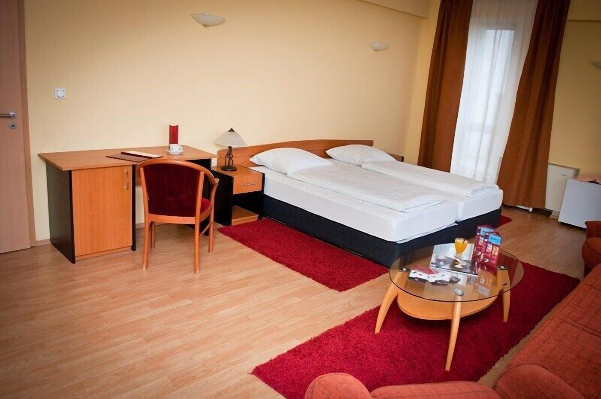 Hotel Perla Timisoara Exterior foto