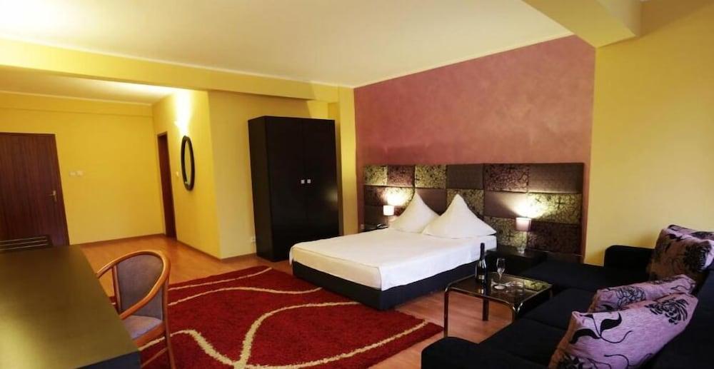 Hotel Perla Timisoara Exterior foto