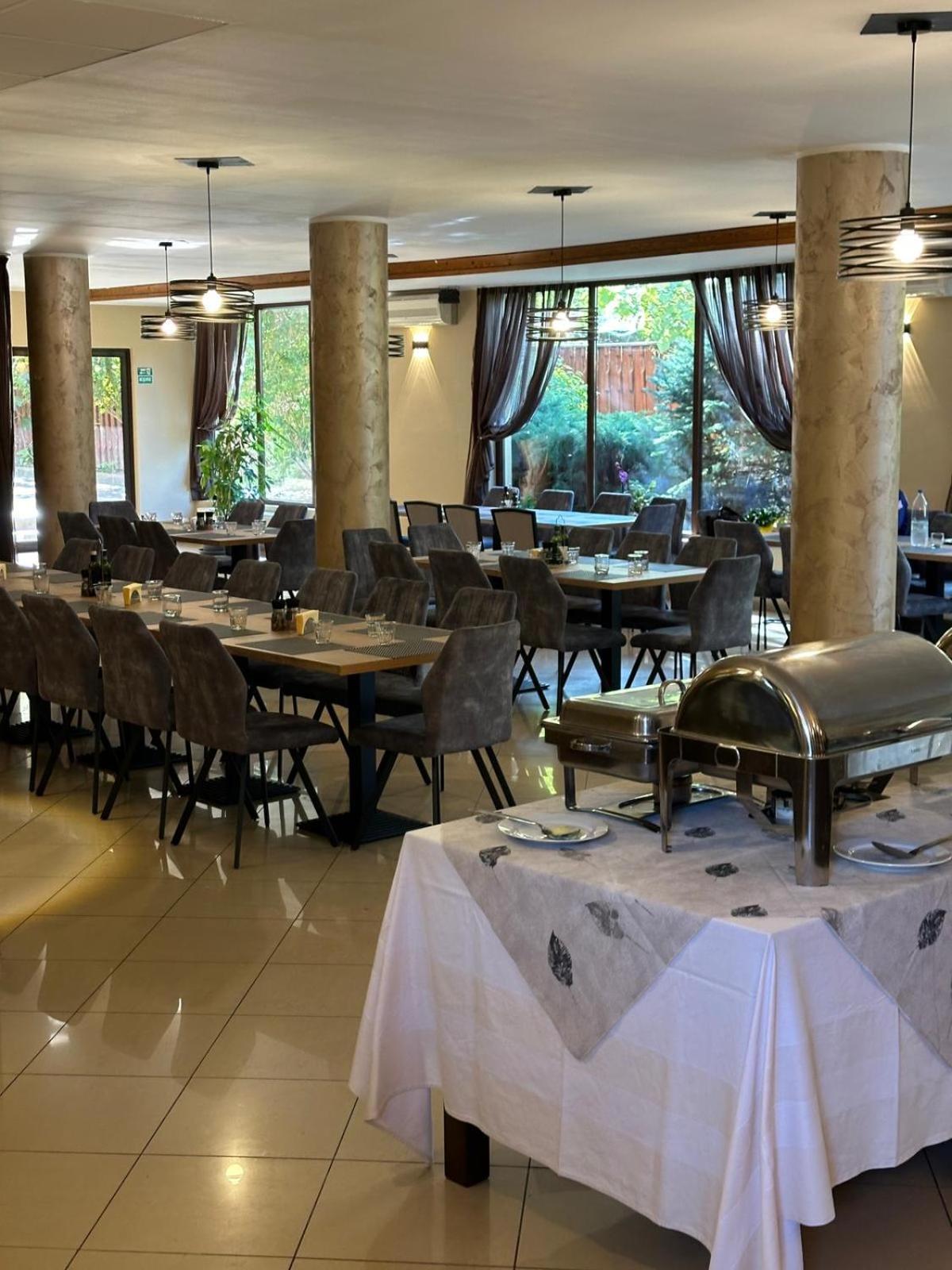 Hotel Perla Timisoara Exterior foto